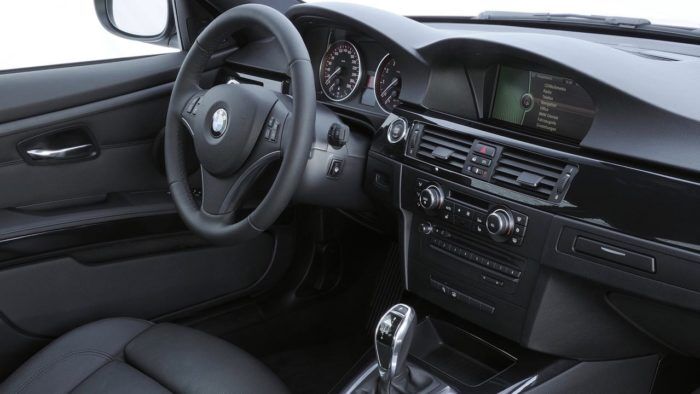 BMW Serie 3 Coupe 2009 Interior 1 700x394