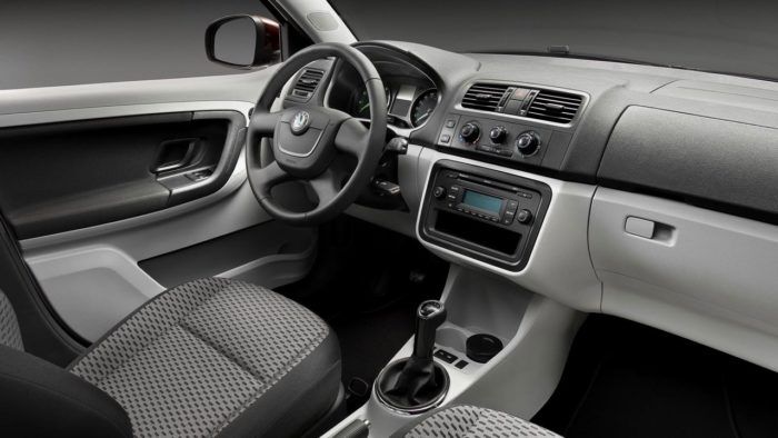 Skoda Fabia Combi 2010 Interior 1 700x394