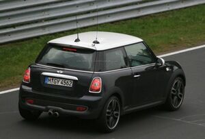 Mini Cooper John Cooper Works 01 300x203