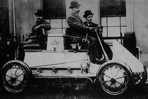 Lohner-Porsche Mixte Hybrid, de 1898.