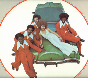 1438723545 0200420219 300x267