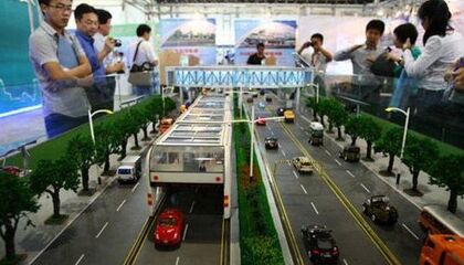 Buses sobre raíles para reducir el tráfico