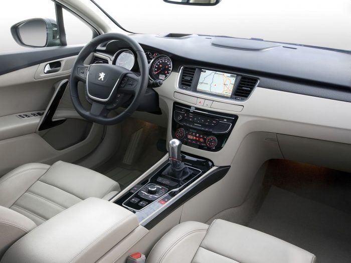 Peugeot 508 SW 2010 Interior 1 700x525
