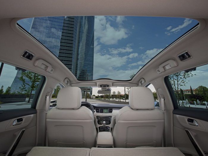 Peugeot 508 SW 2010 Interior 2 700x525