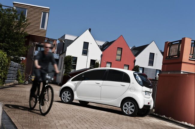 Citroen C Zero 5 650x432