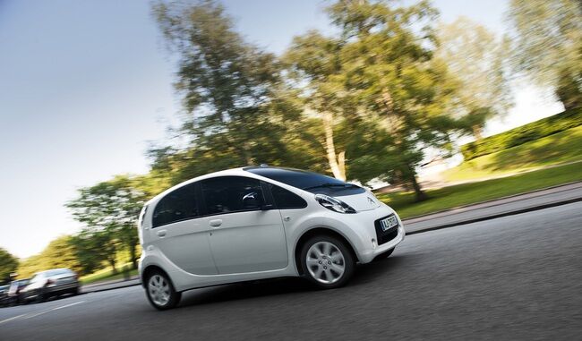 Citroen C Zero 7 650x381