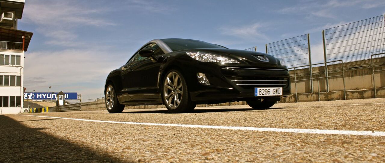 Todas las noticias de coches en un solo portal: Pruebas, fotos, vídeos, informes...