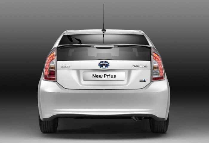Toyota Prius 2012 9 700x480