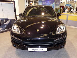 Porsche Cayenne S Hybrid 02 300x225