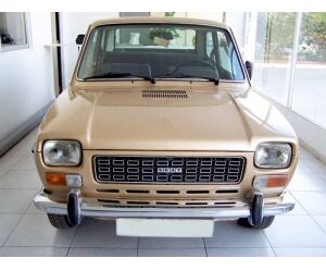 Parte delantera del SEAT 127 LS.