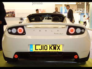 Tesla Roadster 02 300x225