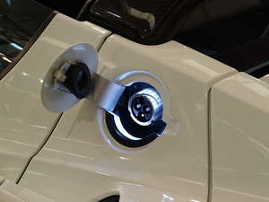 Tesla Roadster 03 300x225