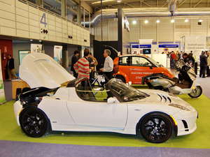 Tesla Roadster 06 300x225