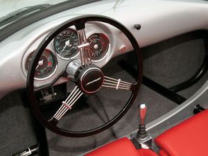 0711kc08z1956porsche550 300x225