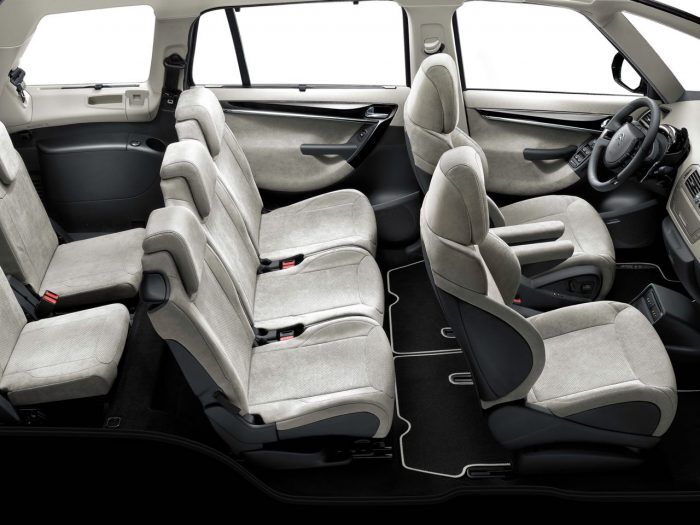 Citroen Grand C4 Picasso 2011 Interior 2 700x525