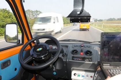 Cuatro coches sin conductor, a China desde Italia