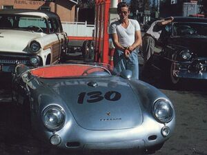 James Dean con su modelo personalizado.