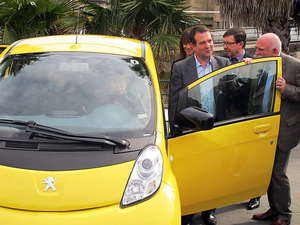 El alcalde de Vigo cambiará su coche oficial por uno eléctrico