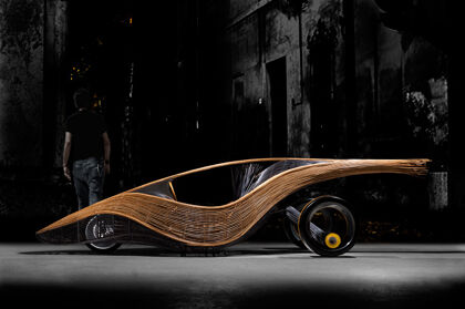 El coche biodegradable de ratán y bambú