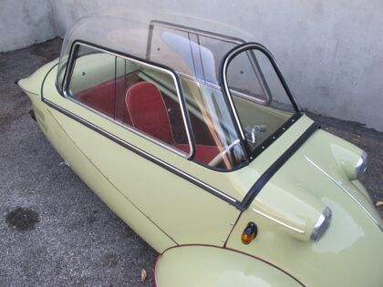 ¿El coche más raro a la venta en Internet?