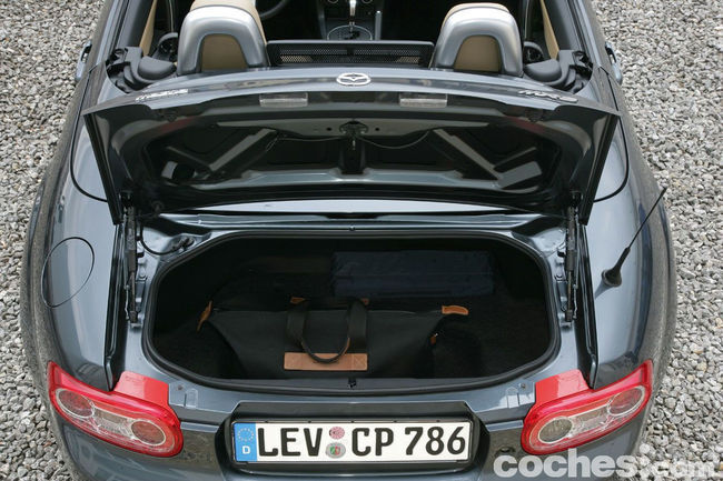 Mazda MX-5. Sierra Madrid - 1106