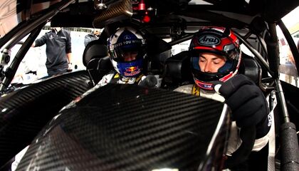 Nicky Hayden se sube a un Mercedes DTM