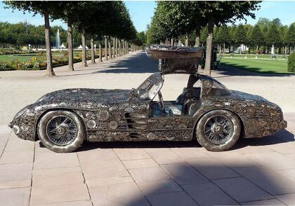 El Mercedes 300 SLR hecho con 10.000 piezas de metal