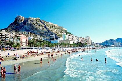 Roban un coche en Bélgica y su dueño los pilla en Alicante