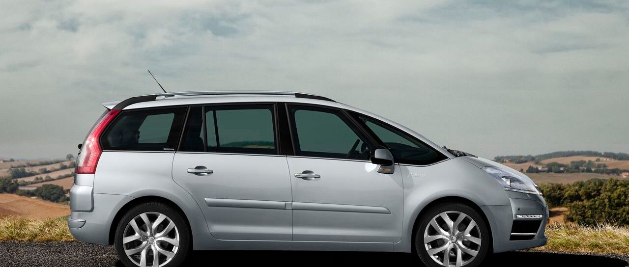 Todas las noticias de coches en un solo portal: Pruebas, fotos, vídeos, informes...