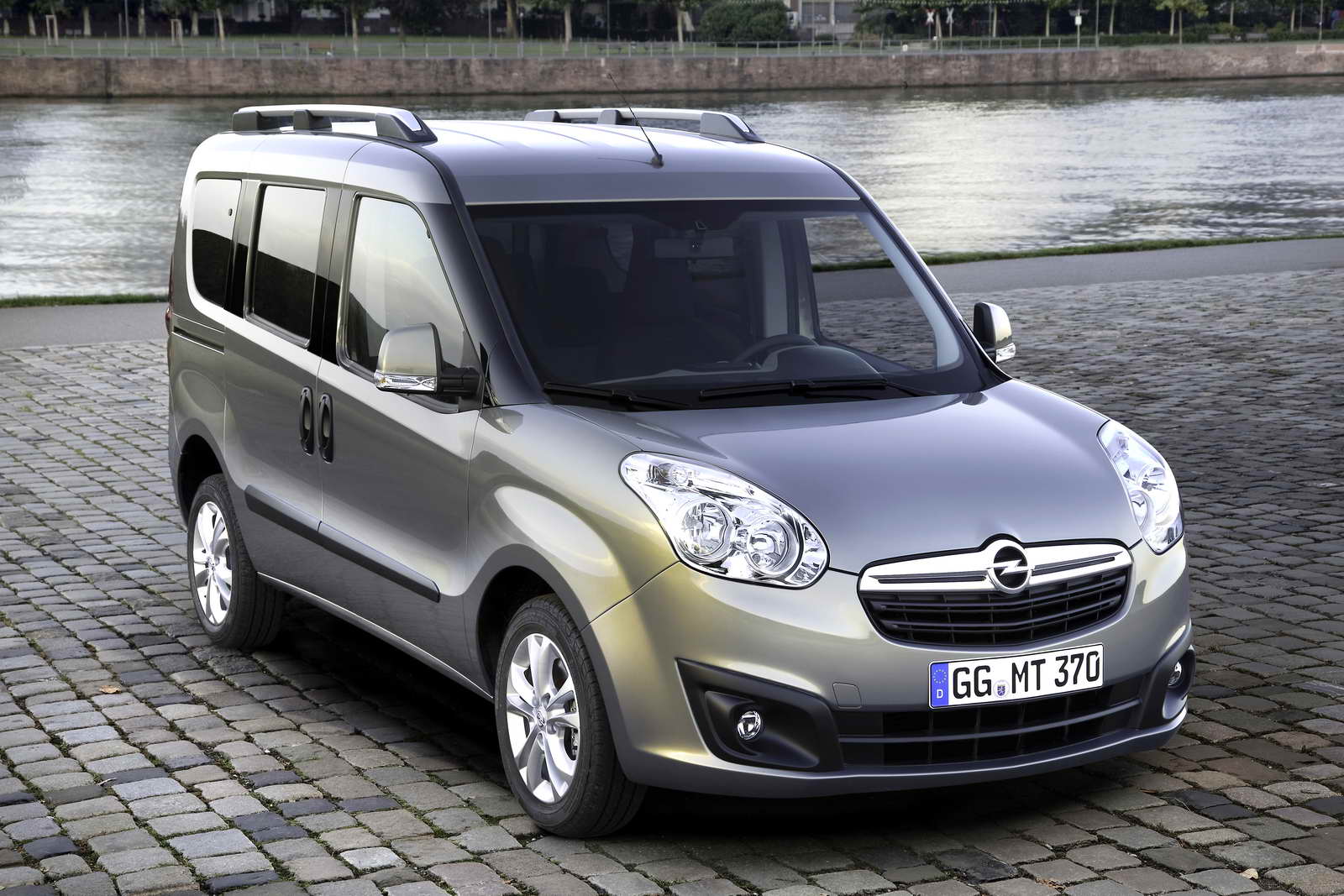 Opel Combo 01