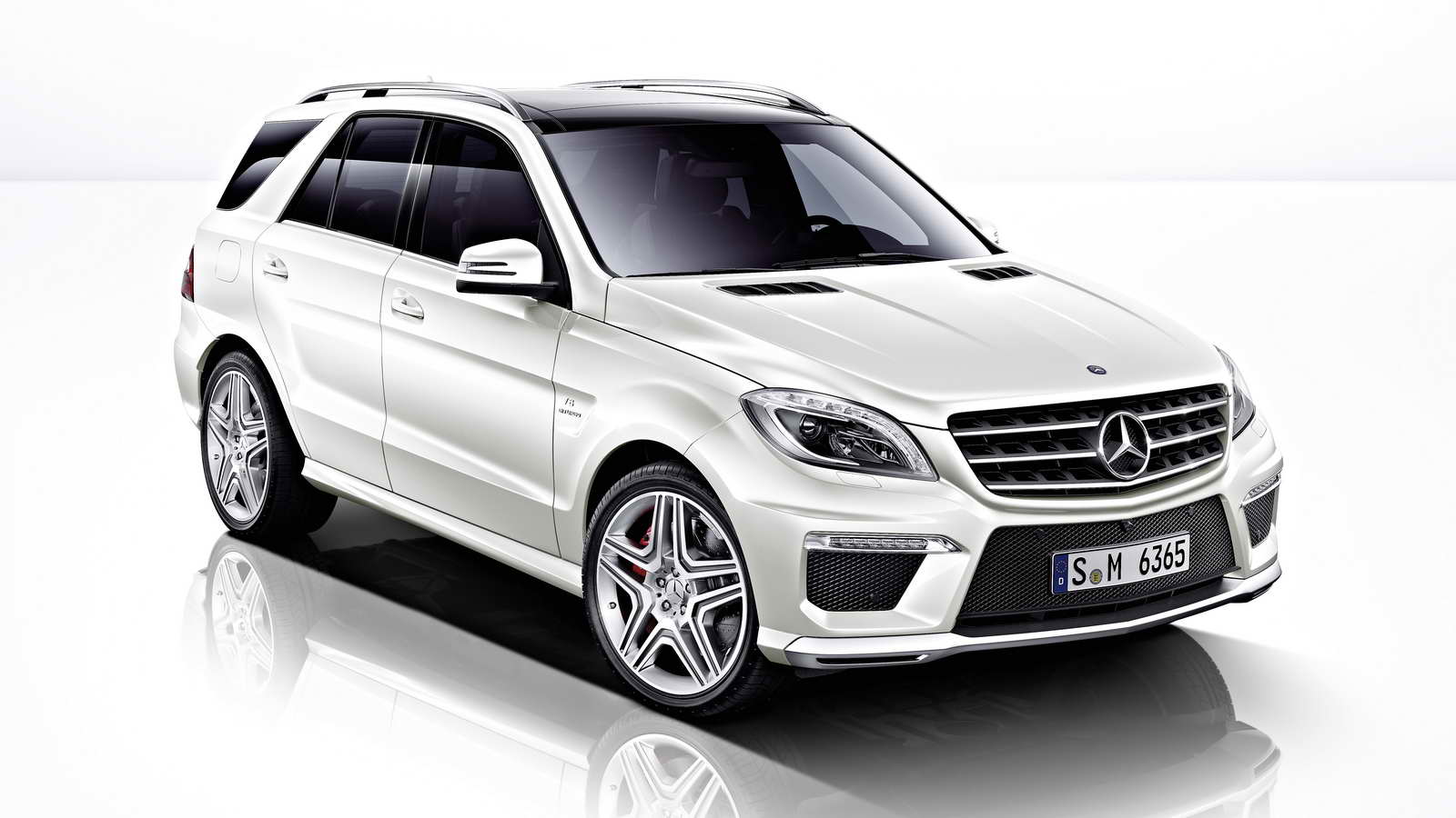 Mercedes Benz ML63 AMG 01