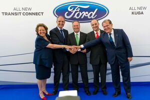 Caras sonrientes de los políticos...