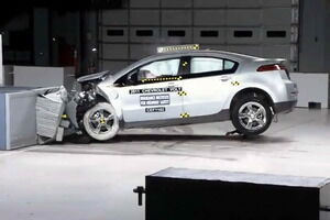 Chevrolet Volt IIHS 01 300x200