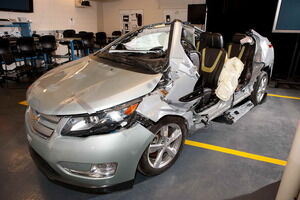 Chevrolet Volt IIHS 03 300x200