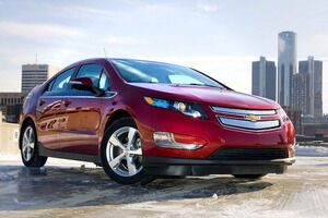 Chevrolet Volt IIHS 04 300x200