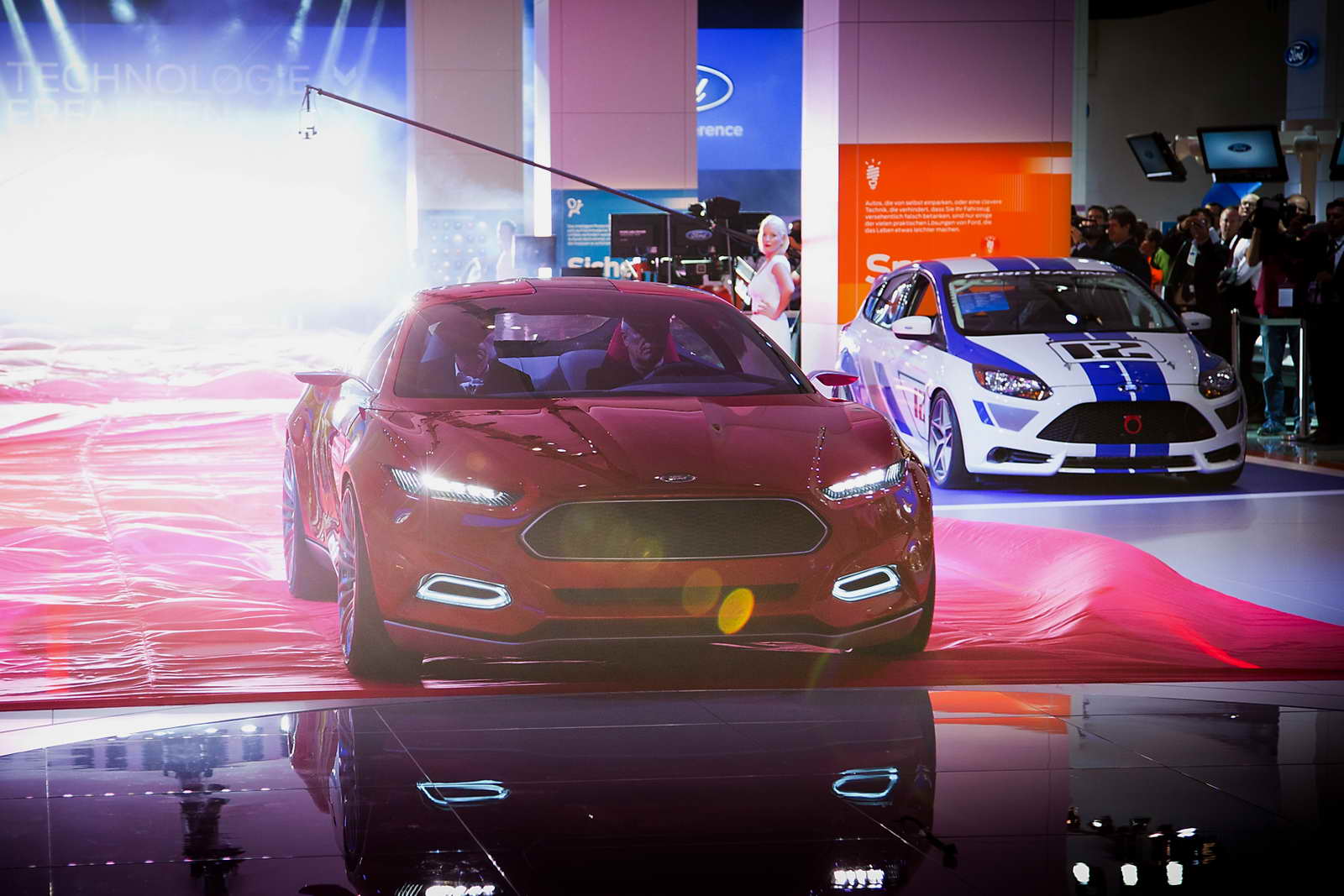 Ford EVOS Concept 01