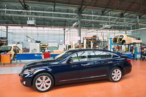 Lexus LS 600h L en el que se basa la limusina híbrida "real"