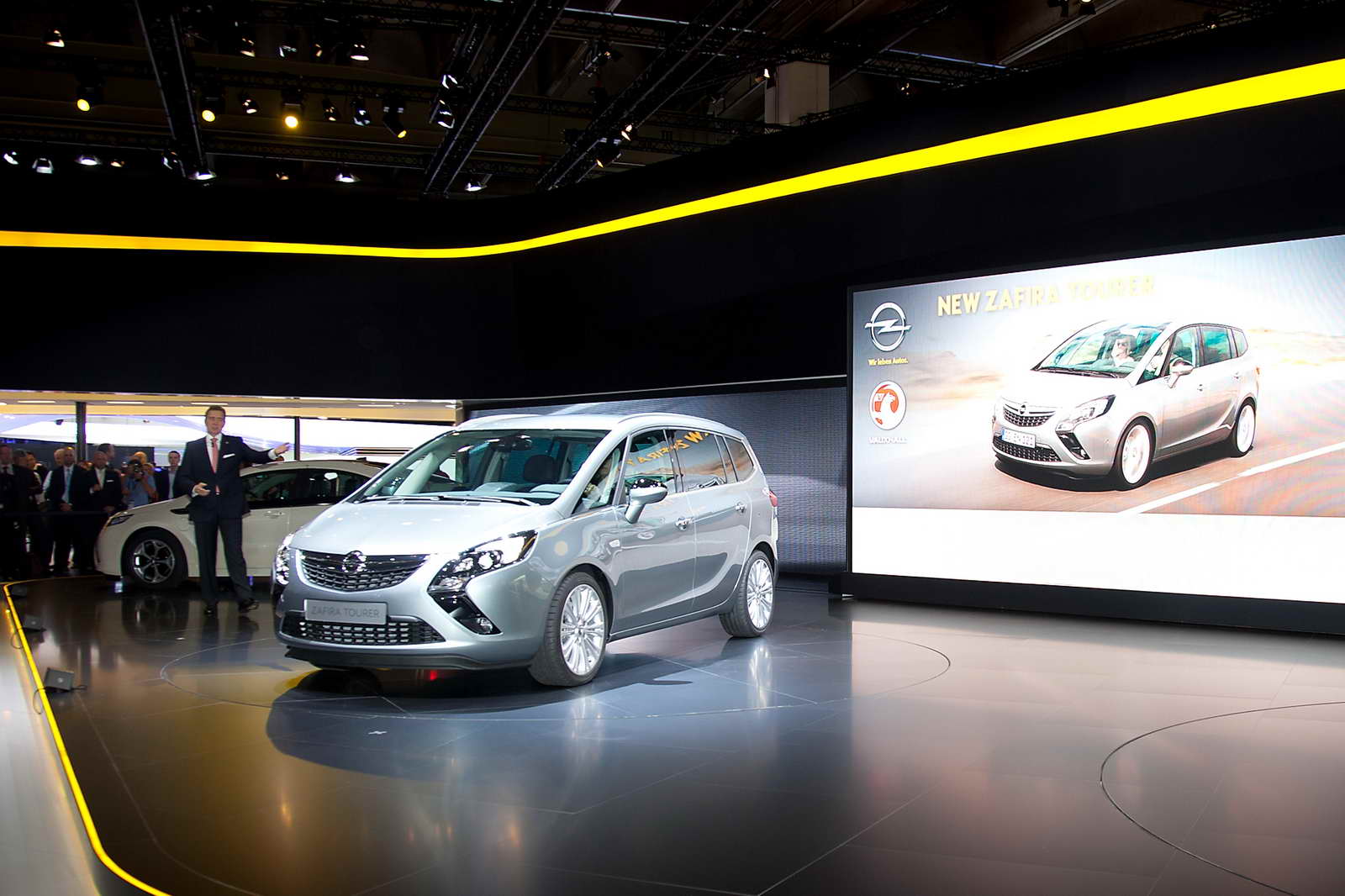 Opel Zafira Tourer 01