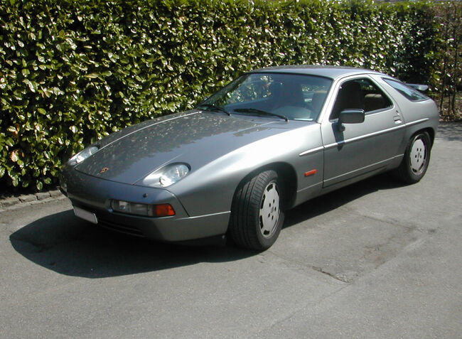 Porsche 928
