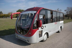 El autobus durante un momento de la prueba dinámica