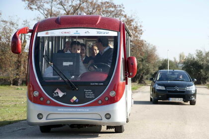 ¿Autobuses que conducen solos?