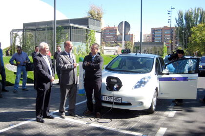 El primer taxi eléctrico circula por Valladolid