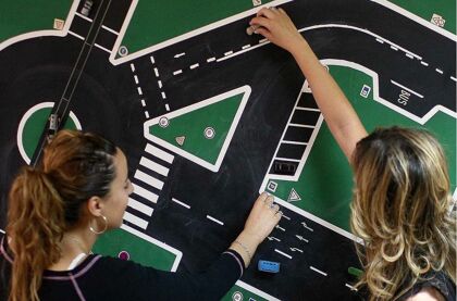 La mitad de los latinos no conocen el código vial