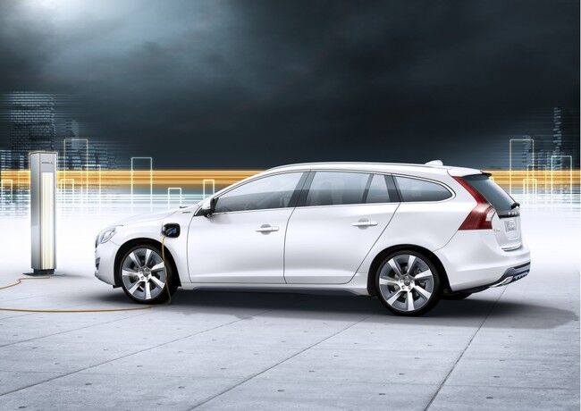 2012_Volvo V60 PHEV 2012 Volvo V60 PHEV 650x460