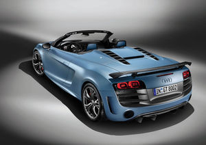 Audi R8 GT Spyder 2 300x212
