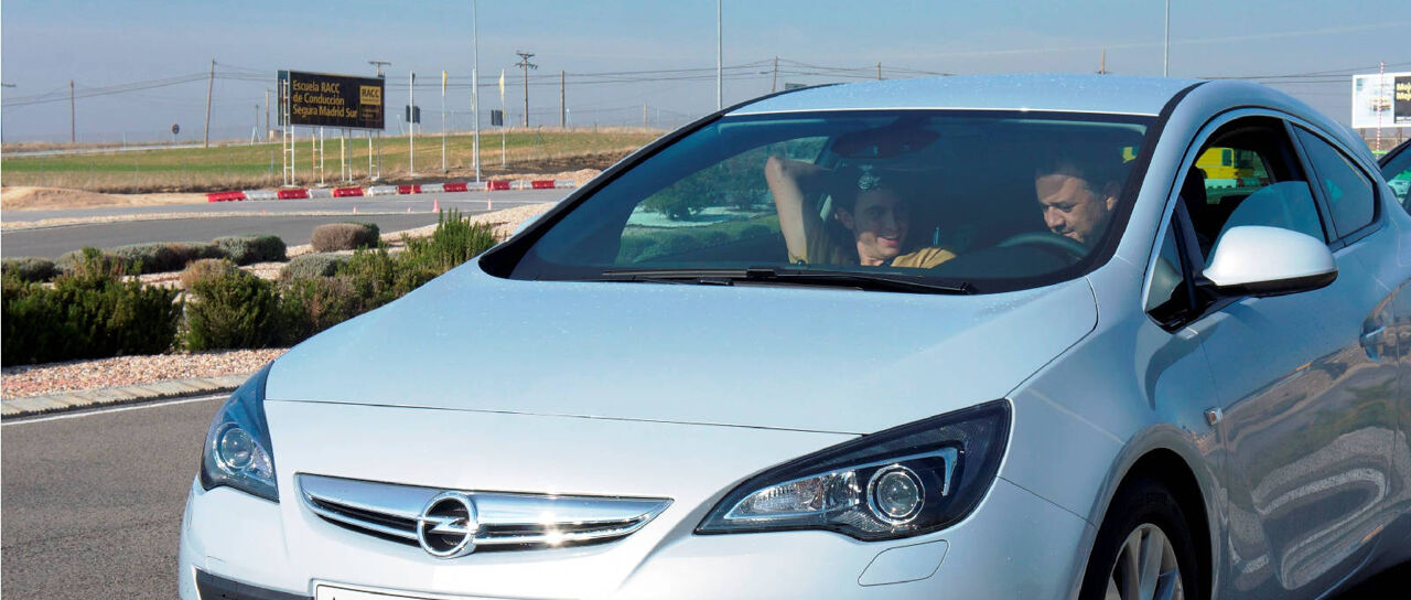 Todas las noticias de coches en un solo portal: Pruebas, fotos, vídeos, informes...