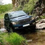 Toyota Land Cruiser 200 14 150x150