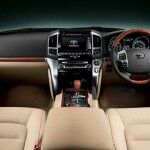 Toyota Land Cruiser 200 4 150x150