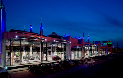 BMW, a lo grande en Abu Dhabi