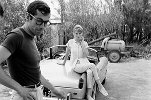 1959_Ferrari_250_GT_California_Spyder_16 El play-boy Roger Vadim junto a dos de sus "conquistas"...